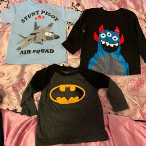 Assorted tee shirts